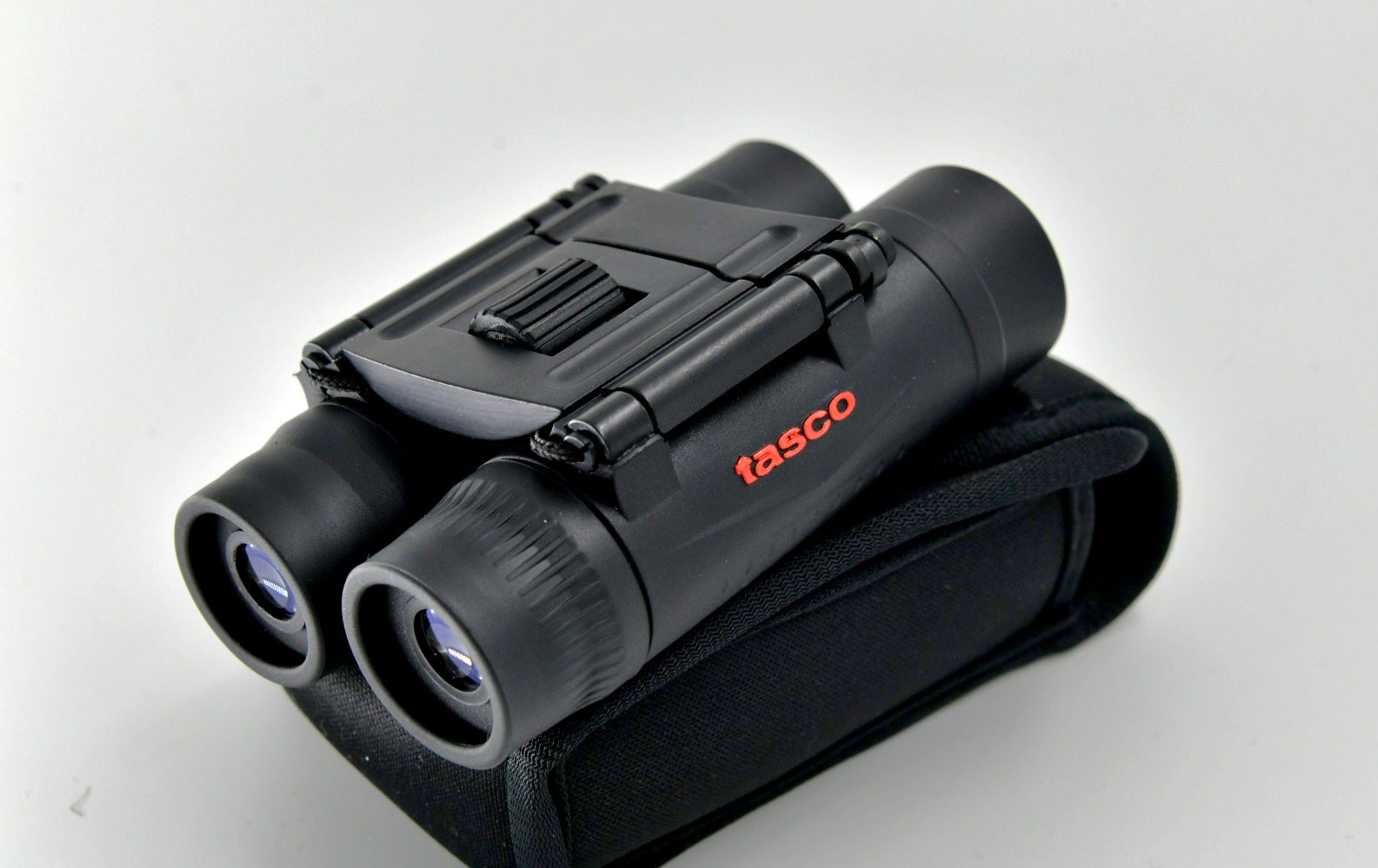 Binocolo Tasco Essentials Compact 10x25 