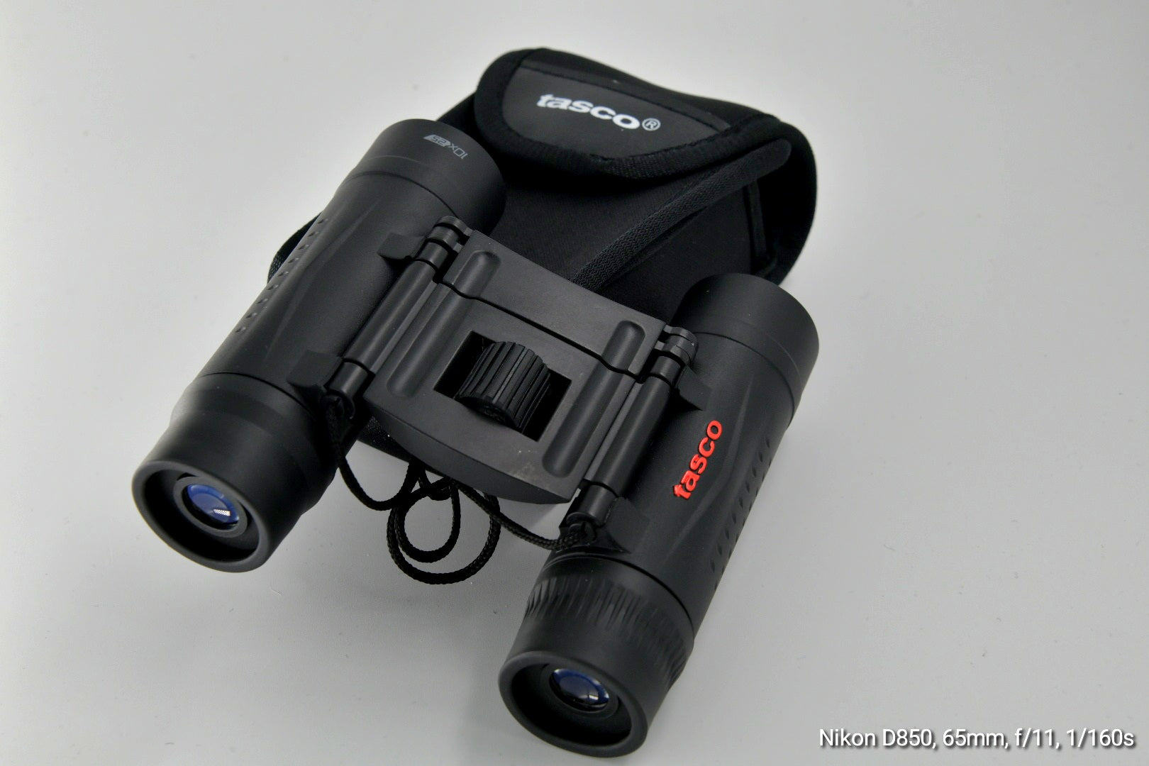 Binocolo Tasco Essentials Compact 10x25 