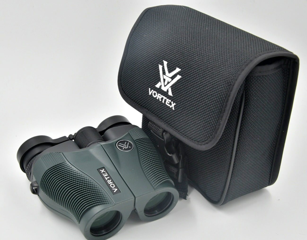 Binocolo Vortex Vanquish 8X26 
